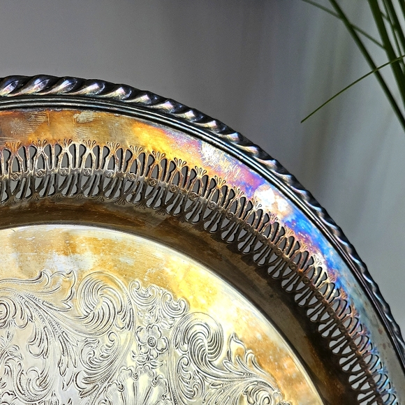 Antique WM Rogers Silver Plate Round Tray 4172, Round Serving Tray, Aged Patina - Picture 8 of 15